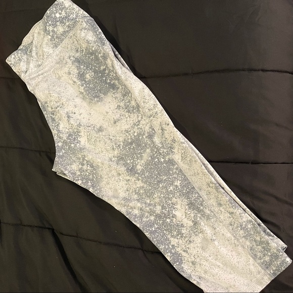 Old Navy Active Cropped Leggings - Picture 3 of 3